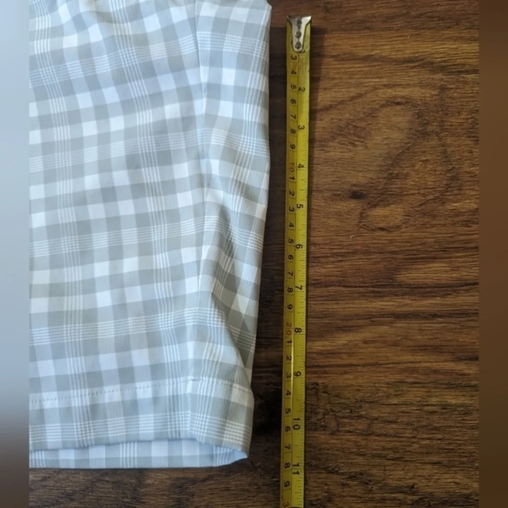 Nike Golf Dri-Fit Men's Golf Shorts Size 34‎ Grey & White Checkered Short Pants